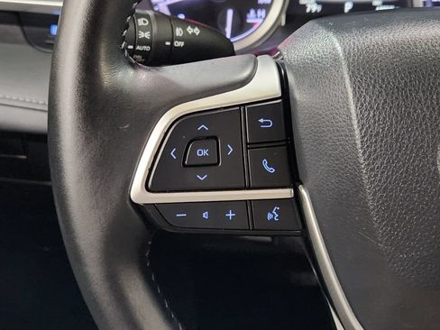 Used 2022 Toyota Highlander XLE FWD image 49
