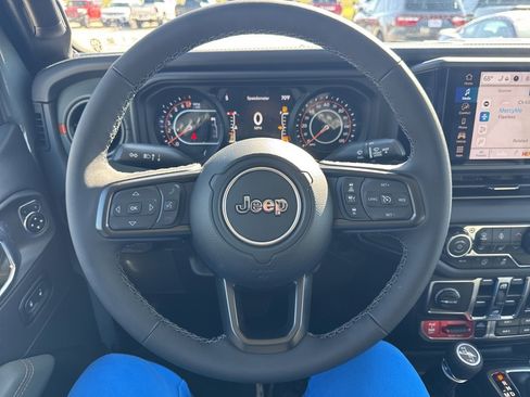 New 2025 Jeep Gladiator Mojave w/ Convenience Group image 11
