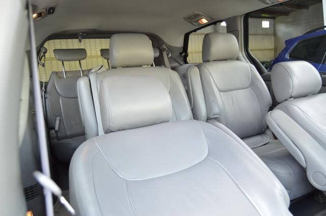 Used 2004 Toyota Sienna XLE Limited w/ Limited Pkg 5 FWD image 51