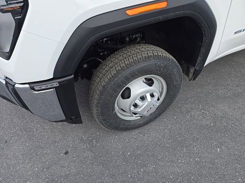 New 2025 GMC Sierra 3500 Pro w/ Convenience Package image 8