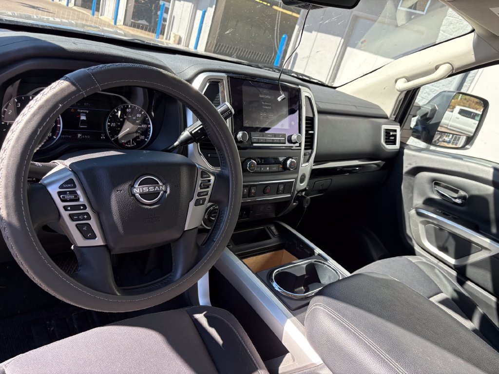 Used 2024 Nissan Titan SV w/ SV Convenience Package AWD/4WD image 17