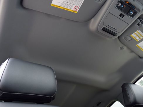 New 2026 Ford F250 Lariat image 24