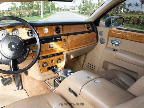Used 2005 Rolls-Royce Phantom Sedan RWD image 26