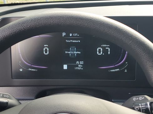 Used 2025 Kia Sportage LX image 27