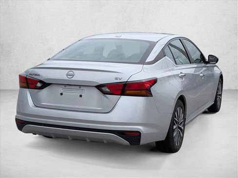 Used 2024 Nissan Altima 2.5 SV FWD image 4