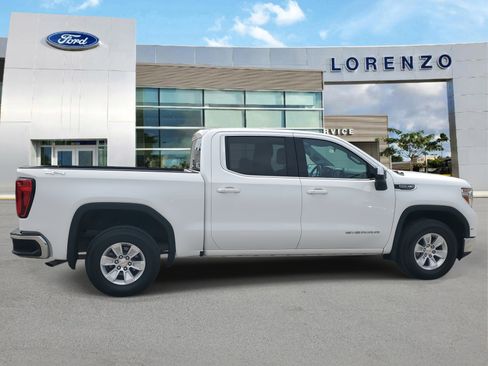 Used 2020 GMC Sierra 1500 SLE w/ SLE Value Package image 4