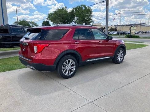 Used 2023 Ford Explorer Limited AWD/4WD image 3