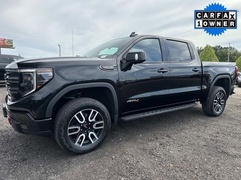 Used 2024 GMC Sierra 1500 AT4 w/ Technology Package AWD/4WD image 8