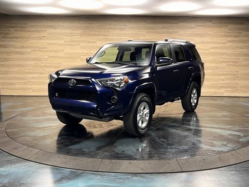 Used 2023 Toyota 4Runner SR5 image 5