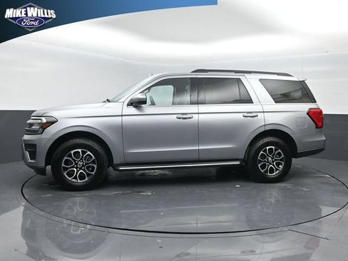 Used 2023 Ford Expedition XLT RWD image 4