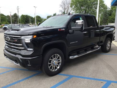 New 2026 Chevrolet Silverado 2500 LT w/ Z71 Chrome Sport Edition AWD/4WD image 11