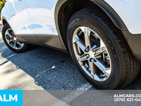 Used 2025 Chevrolet Blazer LT FWD image 15