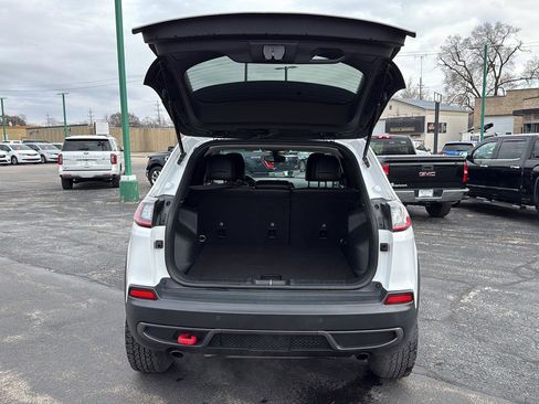 Used 2020 Jeep Cherokee Trailhawk w/ Cold Weather Group image 13