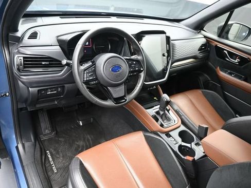 Used 2025 Subaru Forester Touring AWD/4WD image 13