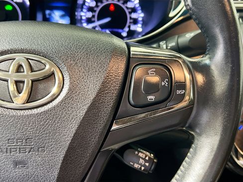 Used 2014 Toyota Avalon Limited image 18