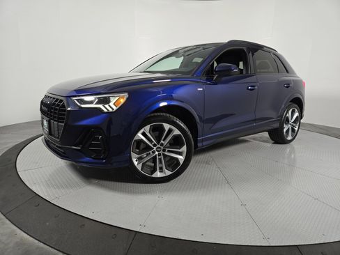 Used 2022 Audi Q3 2.0T Premium Plus w/ Premium Plus Package image 1