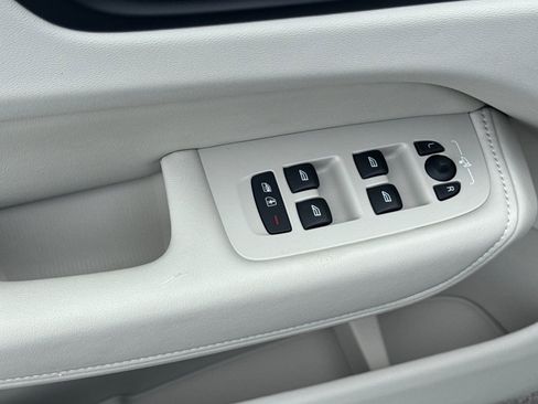 New 2026 Volvo XC60 B5 Ultra AWD/4WD image 15
