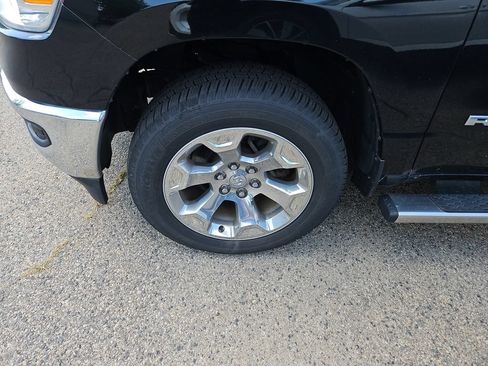 Used 2019 RAM 1500 Big Horn AWD/4WD image 3