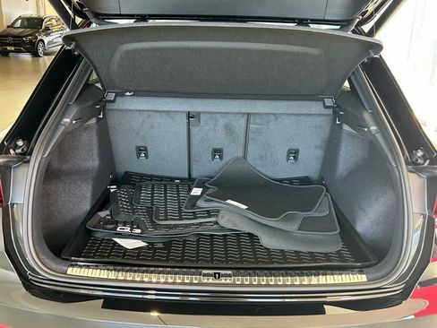 Used 2025 Audi Q3 2.0T Premium w/ Convenience Package image 19