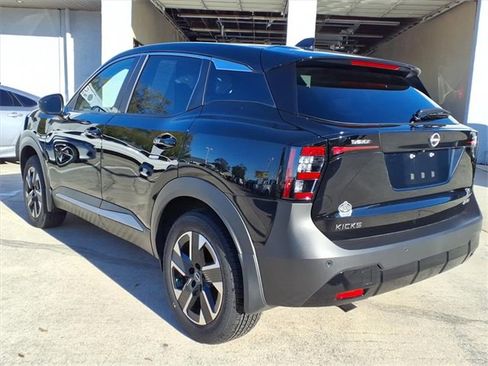 Certified 2025 Nissan Kicks SV image 5