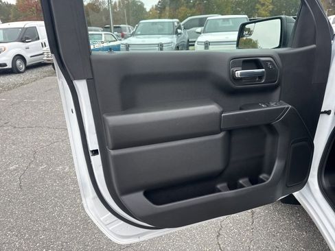 Used 2025 Chevrolet Silverado 1500 W/T image 19
