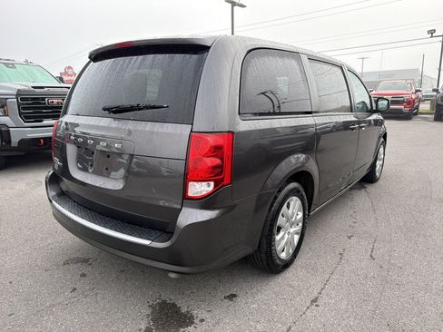 Used 2018 Dodge Grand Caravan SE FWD image 6