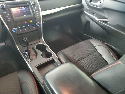 Used 2017 Toyota Camry SE FWD image 15