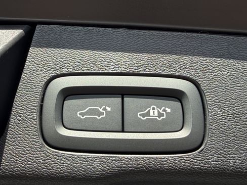 New 2026 Volvo XC60 B5 Ultra w/ Climate Package image 10