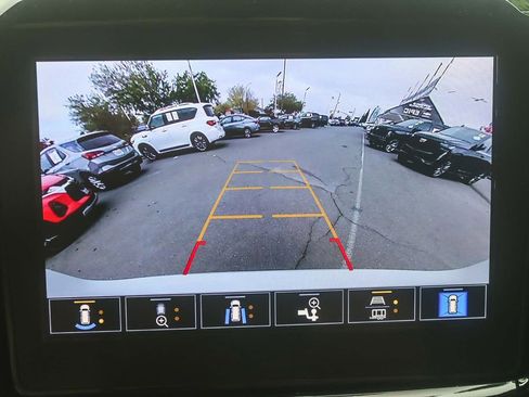 Used 2023 Chevrolet Traverse RS image 55