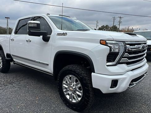 New 2025 Chevrolet Silverado 2500 High Country w/ High Country Premium Package image 3