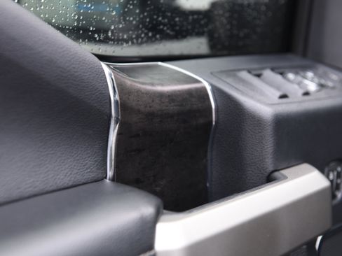 Used 2022 Ford F250 Lariat w/ Black Appearance Package image 26