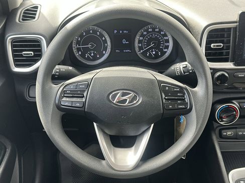 Used 2022 Hyundai Venue SE w/ Cargo Package image 19