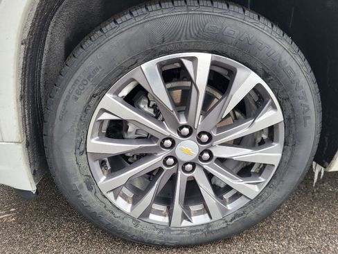 Used 2023 Chevrolet Traverse Premier image 16