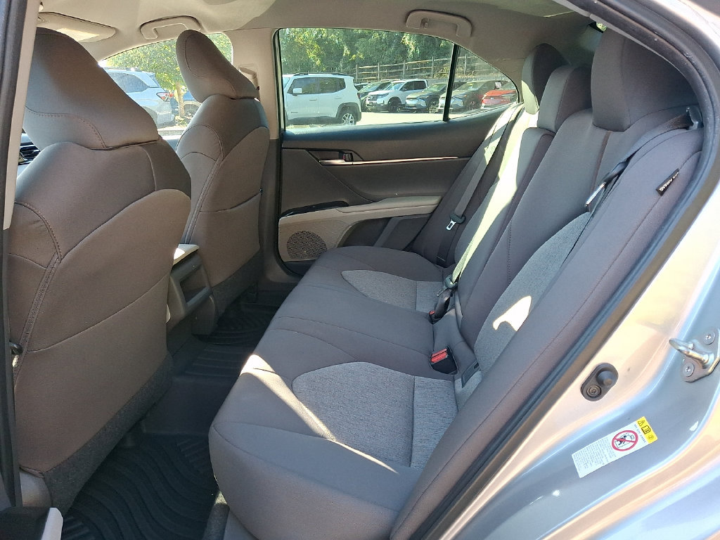 Used 2019 Toyota Camry LE w/ Convenience Package FWD image 10