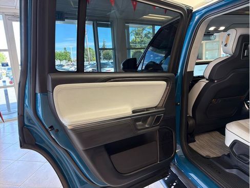 Used 2023 Rivian R1S Launch Edition AWD/4WD image 12