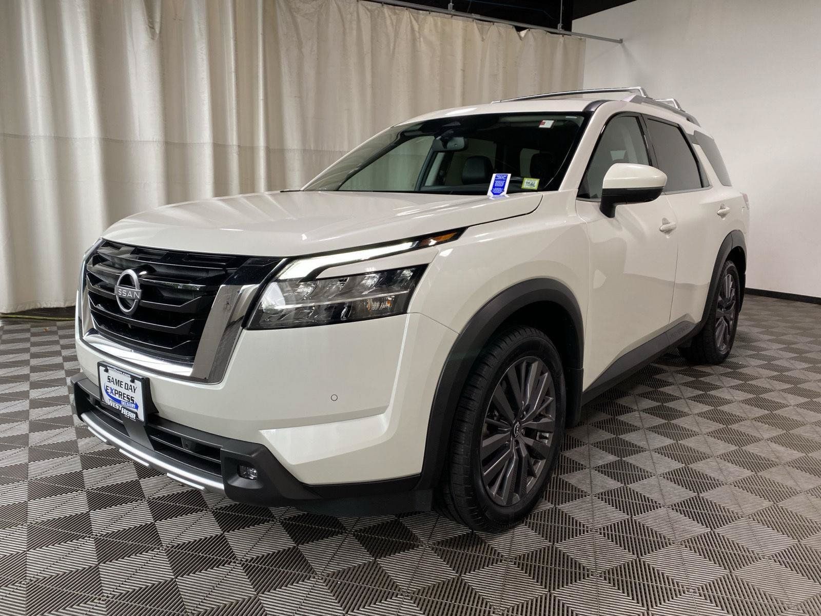 Used 2022 Nissan Pathfinder SL w/ SL Premium Package AWD/4WD image 7