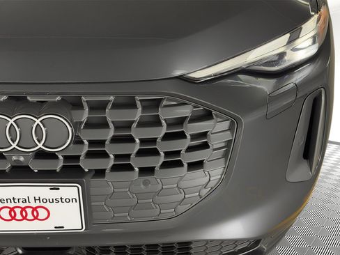 Used 2025 Audi Q5 Premium w/ 19" Wheel Package AWD/4WD image 11