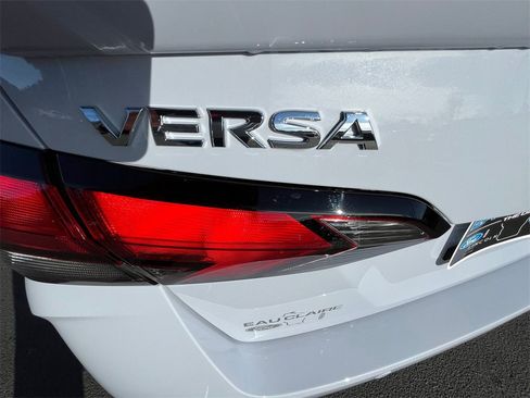 Used 2024 Nissan Versa SR w/ Trunk Package image 10