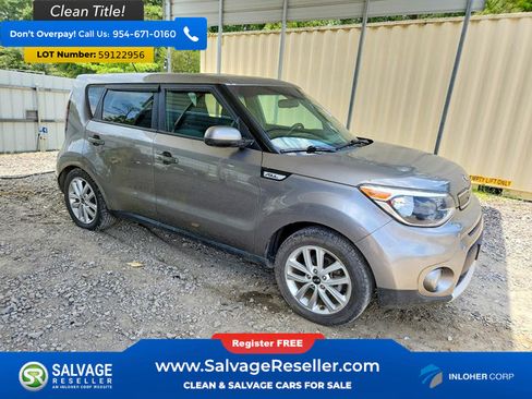 Used 2017 Kia Soul + FWD image 5