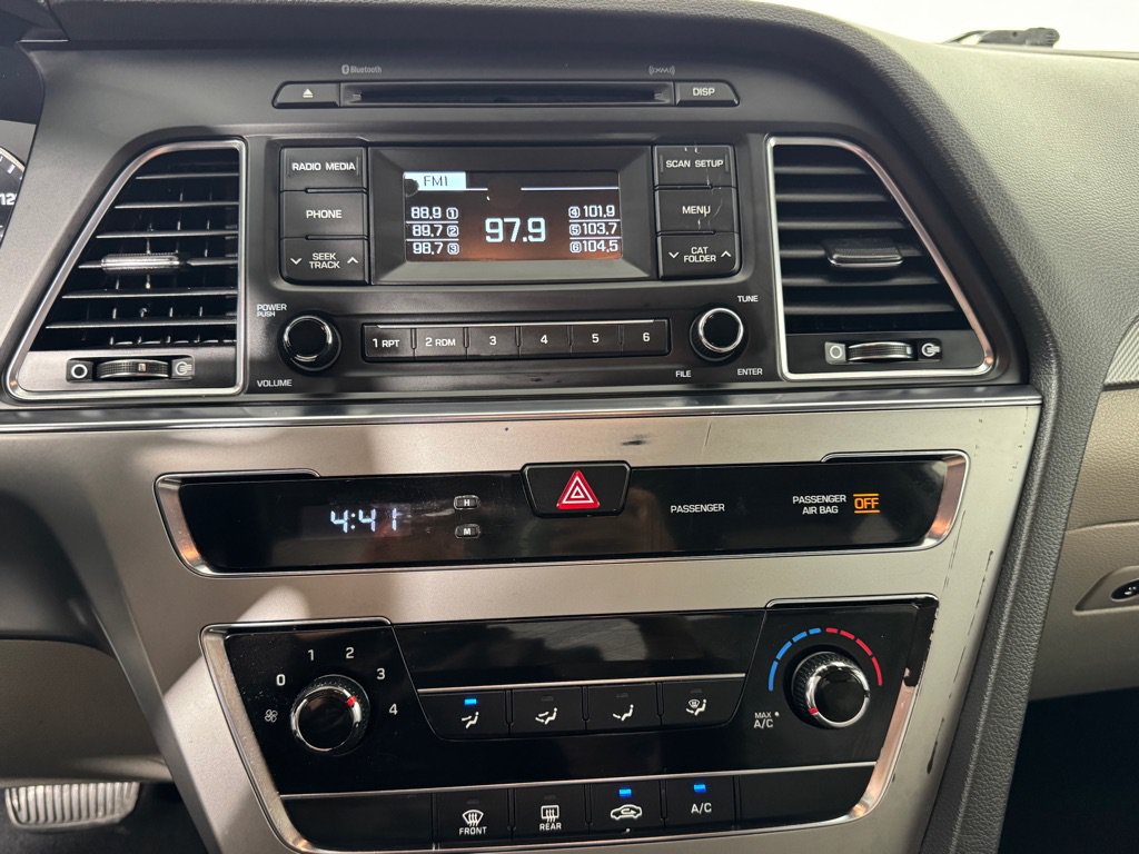 Used 2017 Hyundai Sonata SE FWD image 38