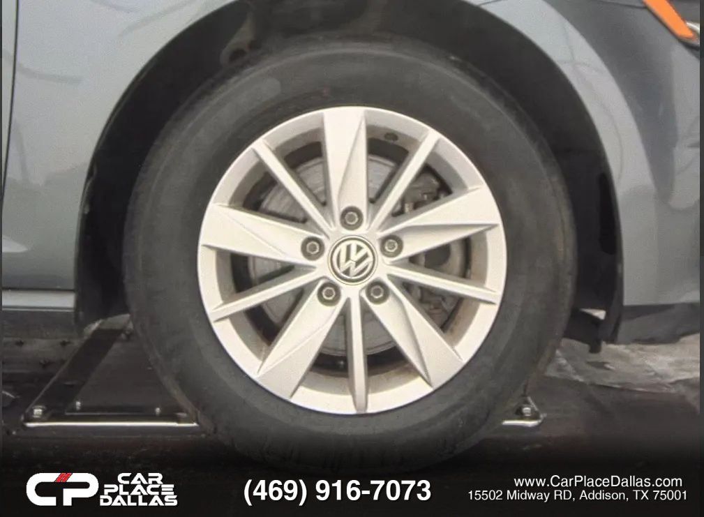 Used 2017 Volkswagen Golf S FWD image 16