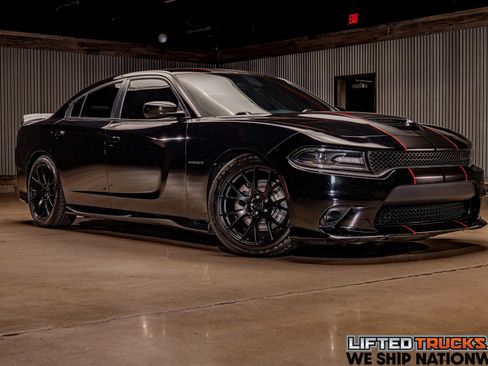 Used 2020 Dodge Charger R/T w/ Blacktop Package image 1
