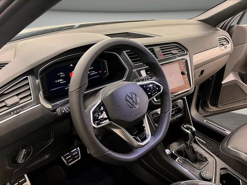 Used 2022 Volkswagen Tiguan SEL R-Line AWD/4WD image 17