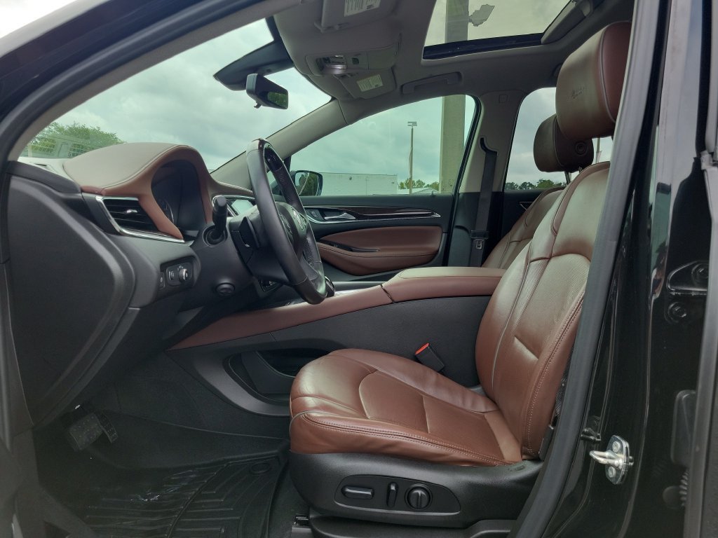 Used 2018 Buick Enclave Avenir w/ Avenir Technology Package FWD image 23