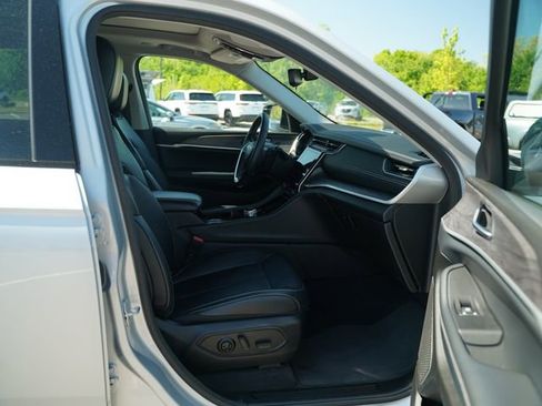 Used 2022 Jeep Grand Cherokee L Limited image 21