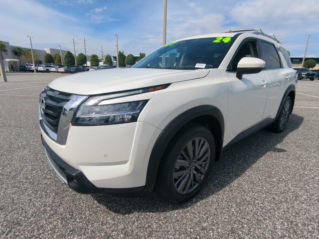 Used 2024 Nissan Pathfinder SL w/ SL Premium Package FWD image 8