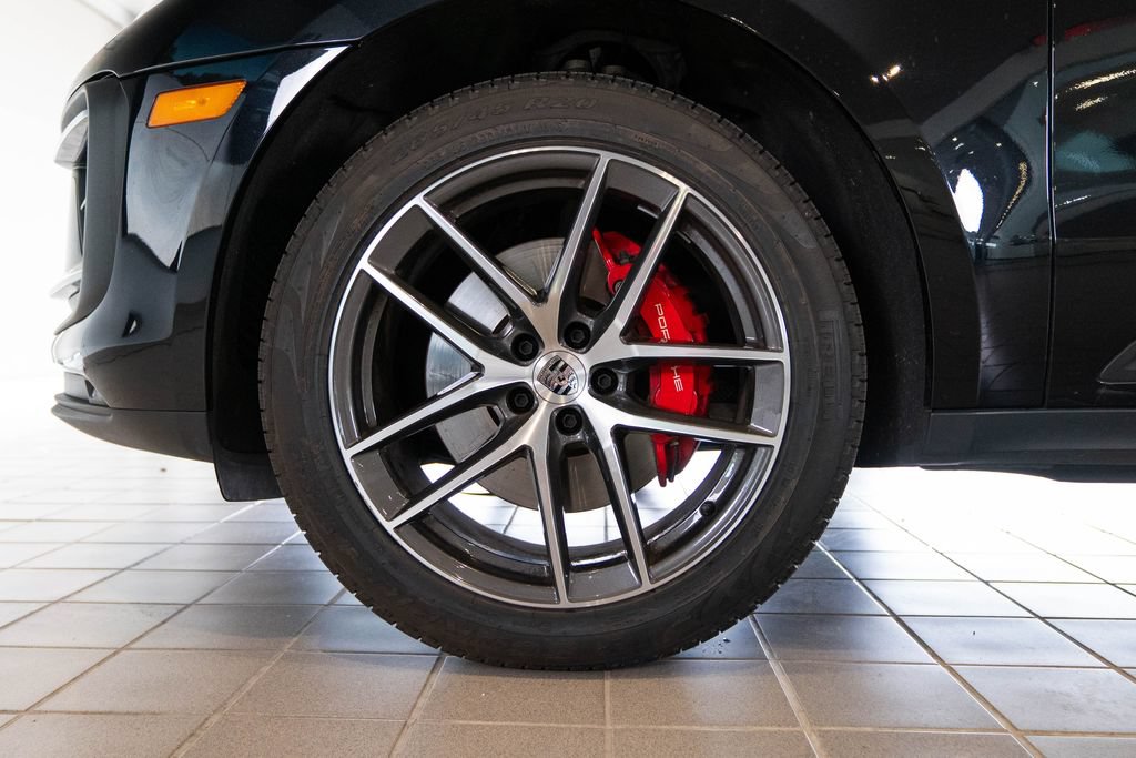 Certified 2024 Porsche Macan S AWD/4WD image 11