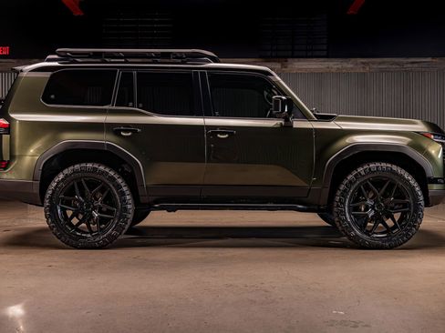 Used 2024 Lexus GX 550 image 11