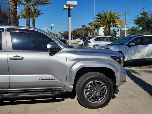 Certified 2025 Toyota Tacoma SR5 image 8