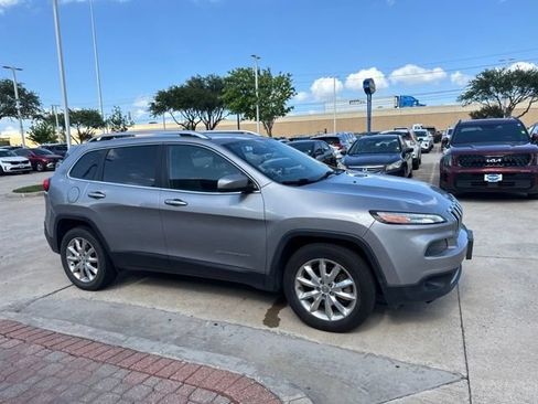 Used 2016 Jeep Cherokee Limited AWD/4WD image 4